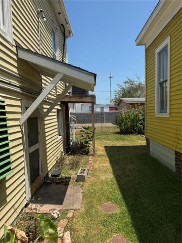 908 34th Street, Galveston, TX 77550