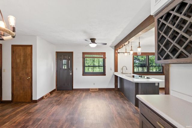 2090 S Warren Road, Huntington, IN 46750