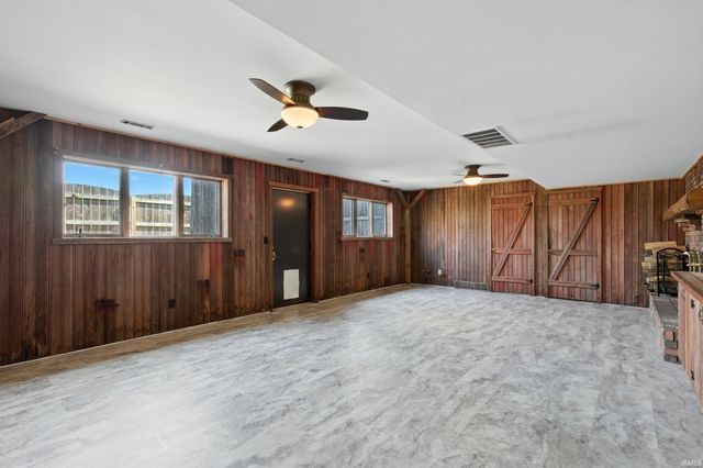 2090 S Warren Road, Huntington, IN 46750