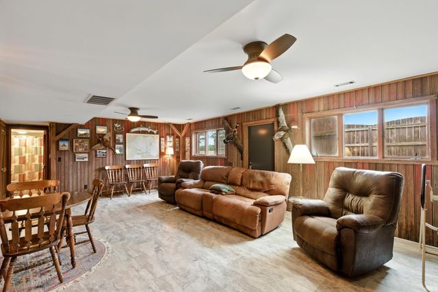 2090 S Warren Road, Huntington, IN 46750