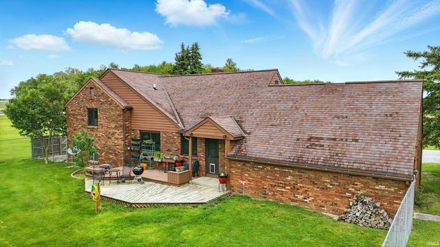 2090 S Warren Road, Huntington, IN 46750