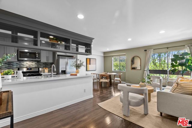 2700 Cahuenga Boulevard 3104, Los Angeles, CA 90068