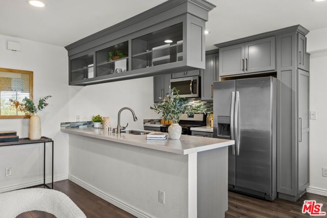 2700 Cahuenga Boulevard 3104, Los Angeles, CA 90068