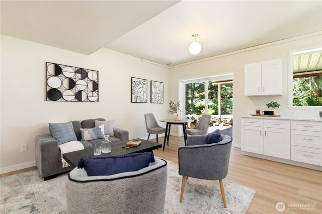 7235 87th Avenue SE, Mercer Island, WA 98040