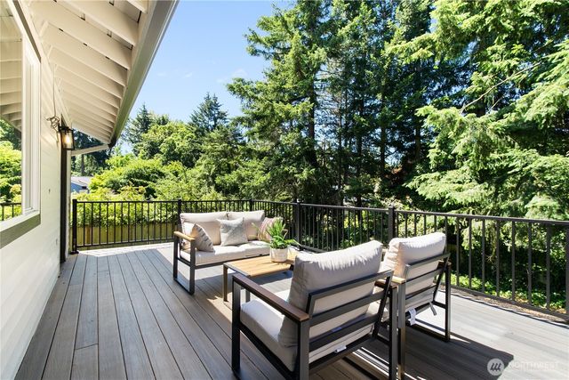 7235 87th Avenue SE, Mercer Island, WA 98040