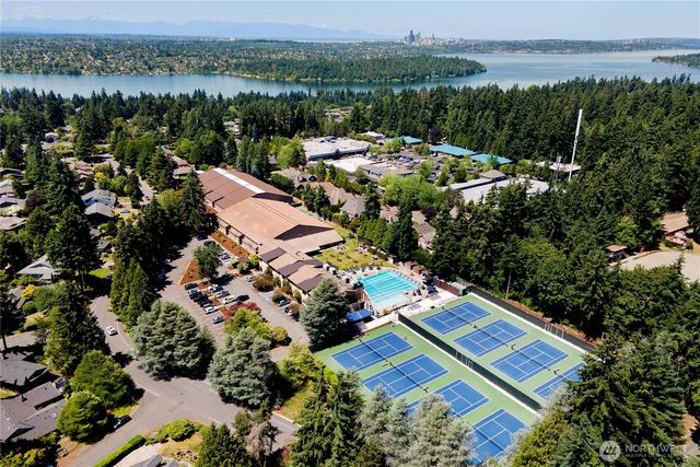 7235 87th Avenue SE, Mercer Island, WA 98040