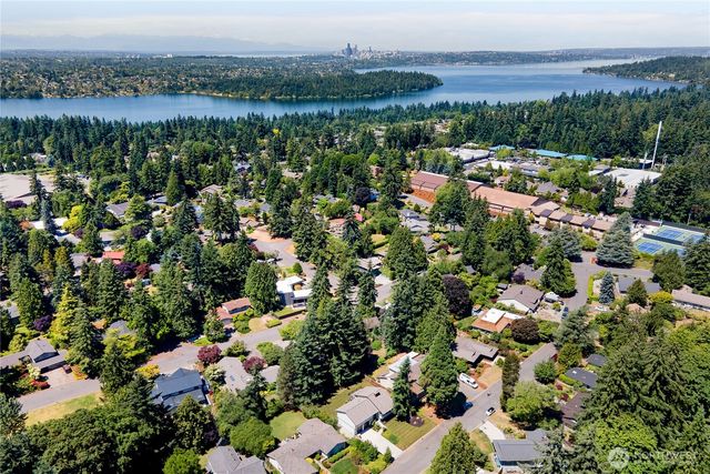 7235 87th Avenue SE, Mercer Island, WA 98040