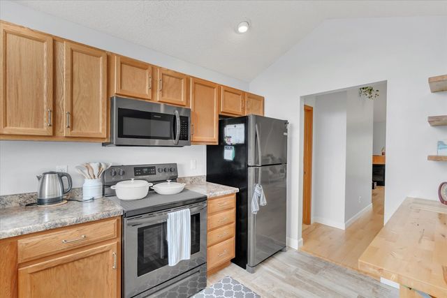 1223 33rd Avenue Circle, Silvis, IL 61282