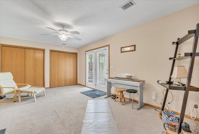 1223 33rd Avenue Circle, Silvis, IL 61282