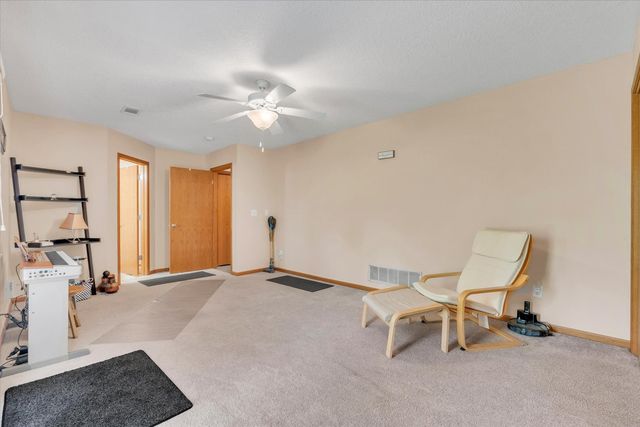 1223 33rd Avenue Circle, Silvis, IL 61282