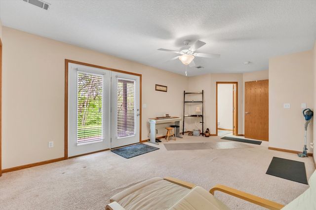 1223 33rd Avenue Circle, Silvis, IL 61282