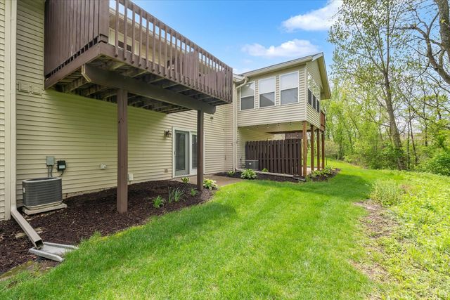 1223 33rd Avenue Circle, Silvis, IL 61282