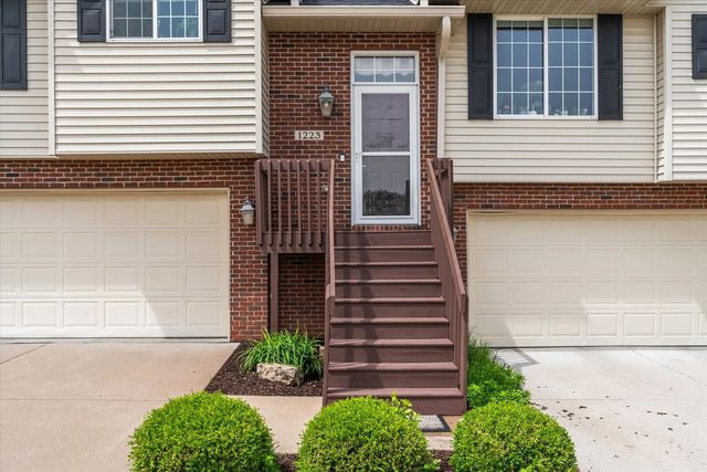 1223 33rd Avenue Circle, Silvis, IL 61282