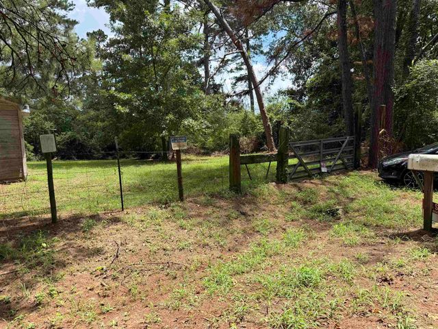 297 CR 3222, De Berry, TX 75863