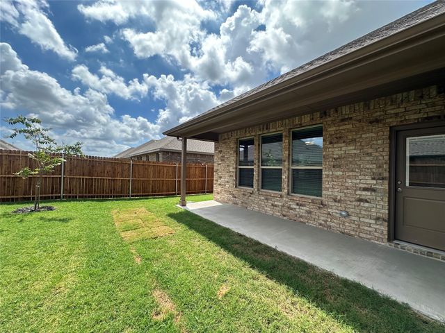 5231 Meadow Lane, Krum, TX 76249