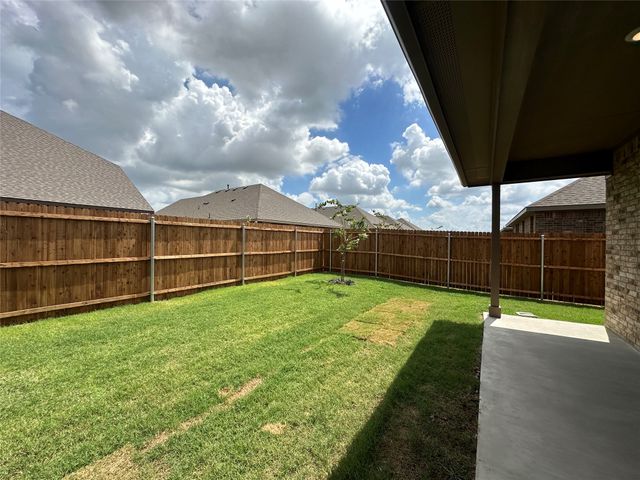 5231 Meadow Lane, Krum, TX 76249