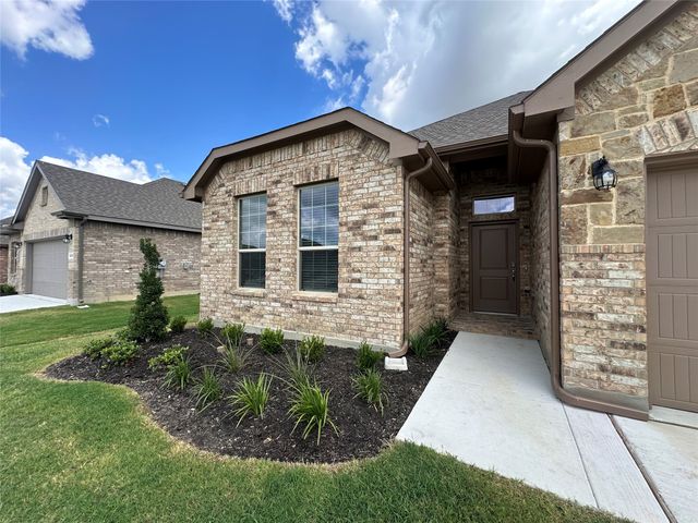 5231 Meadow Lane, Krum, TX 76249