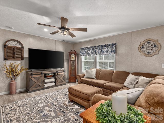 14400 Cruso Road, Canton, NC 28716