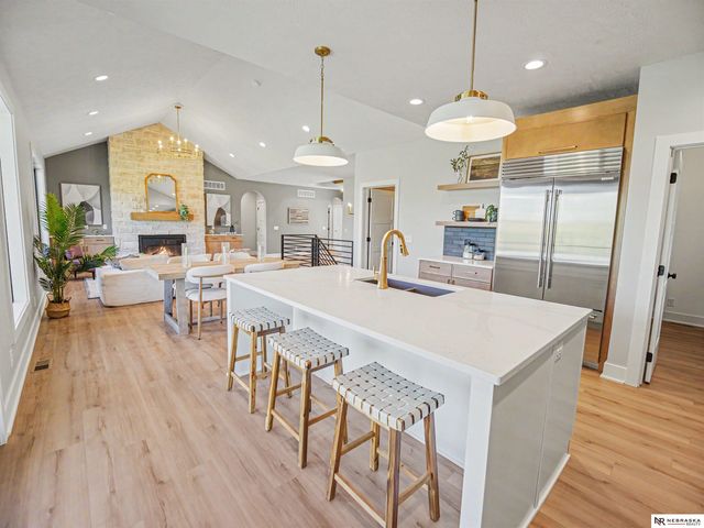 9355 S 86th Street, Lincoln, NE 68526