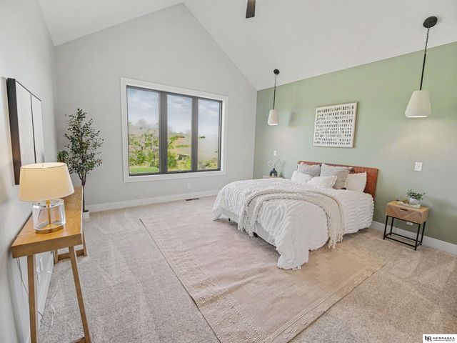 9355 S 86th Street, Lincoln, NE 68526