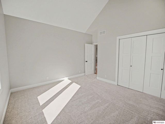 9355 S 86th Street, Lincoln, NE 68526