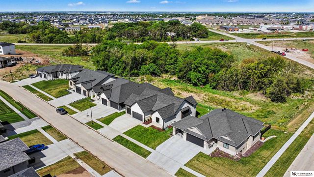 9355 S 86th Street, Lincoln, NE 68526