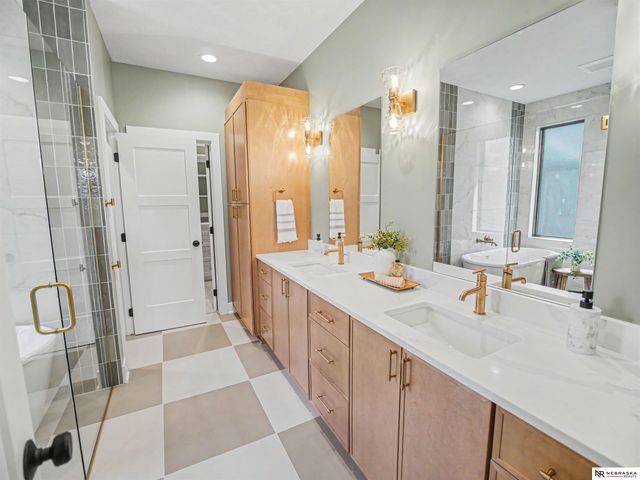 9355 S 86th Street, Lincoln, NE 68526