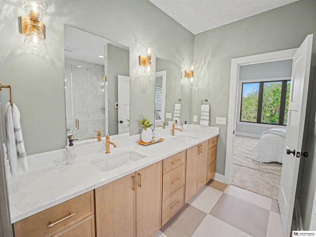 9355 S 86th Street, Lincoln, NE 68526