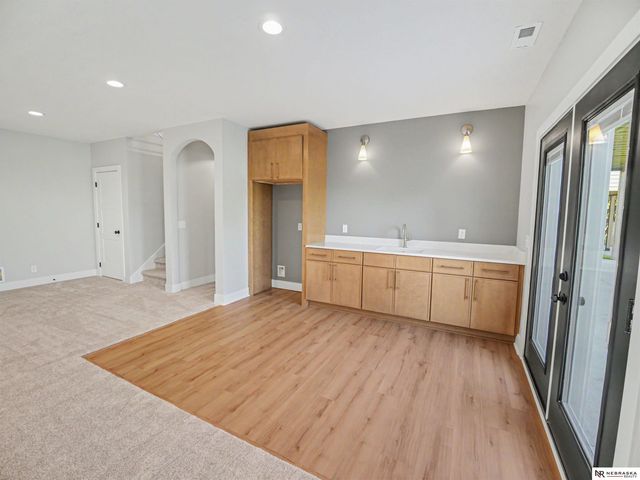 9355 S 86th Street, Lincoln, NE 68526