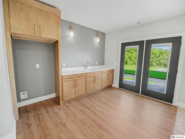 9355 S 86th Street, Lincoln, NE 68526