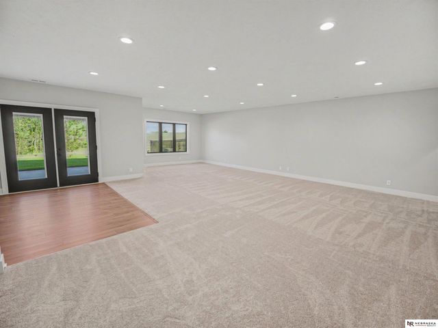 9355 S 86th Street, Lincoln, NE 68526
