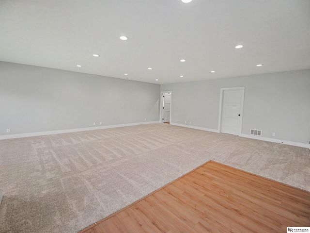 9355 S 86th Street, Lincoln, NE 68526