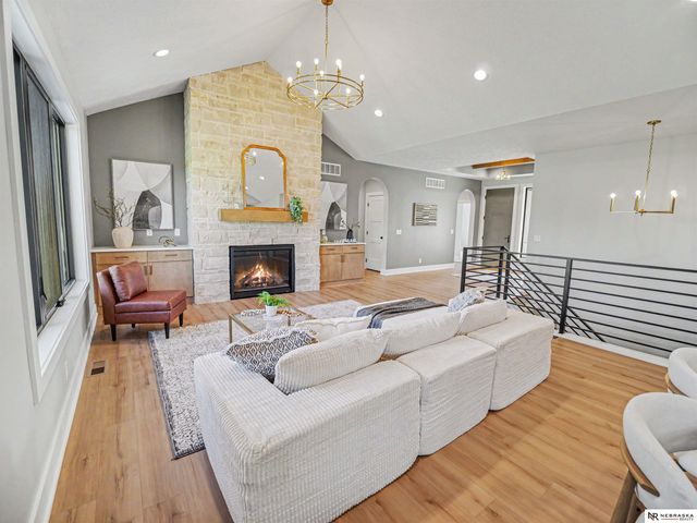 9355 S 86th Street, Lincoln, NE 68526