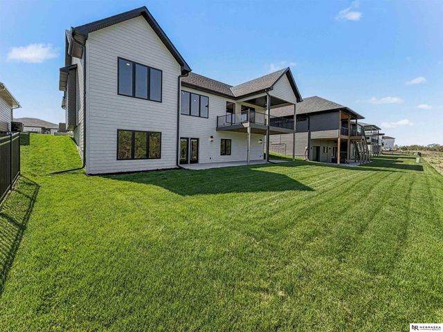 9355 S 86th Street, Lincoln, NE 68526