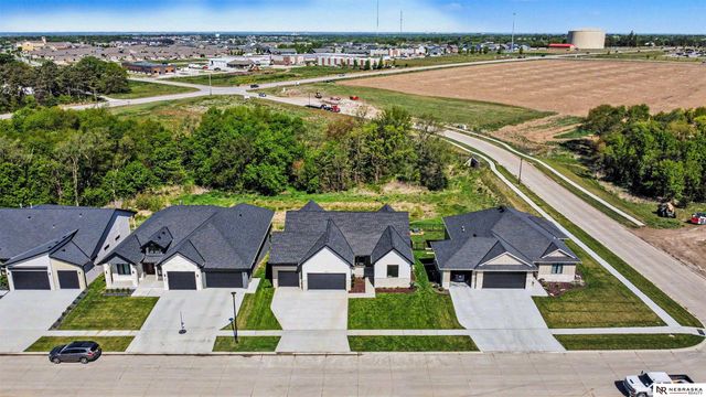 9355 S 86th Street, Lincoln, NE 68526