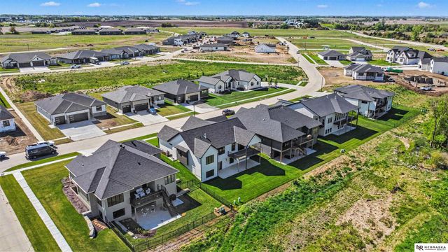 9355 S 86th Street, Lincoln, NE 68526