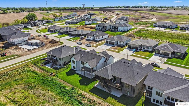 9355 S 86th Street, Lincoln, NE 68526