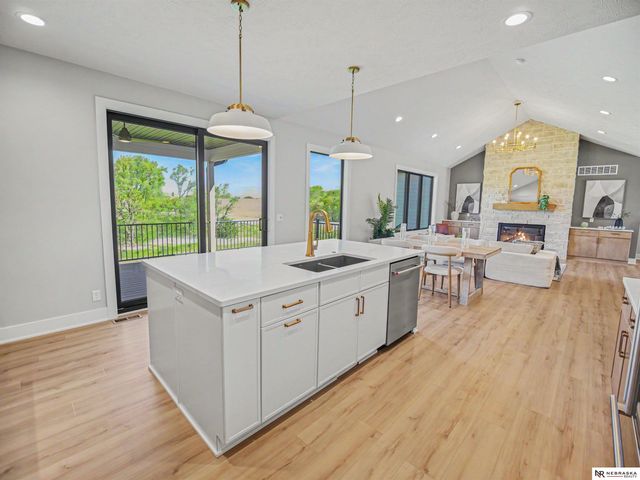 9355 S 86th Street, Lincoln, NE 68526