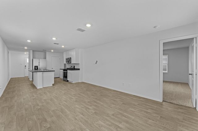 118 Schuenemann WAY, Uhland, TX 78640