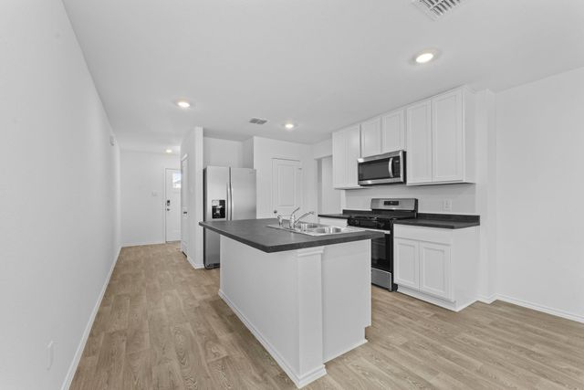 118 Schuenemann WAY, Uhland, TX 78640