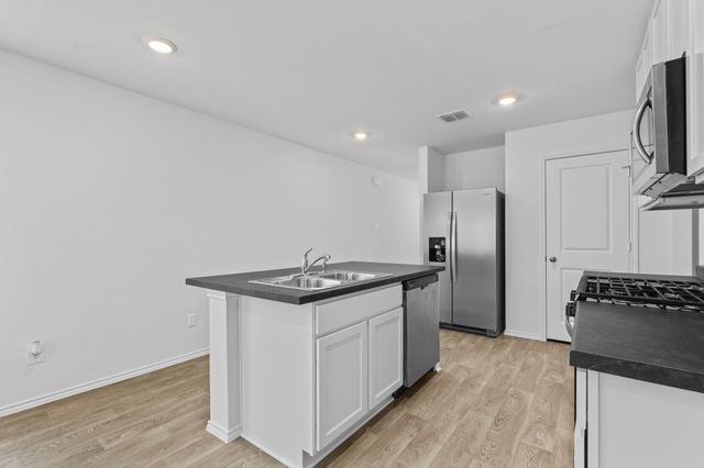 118 Schuenemann WAY, Uhland, TX 78640