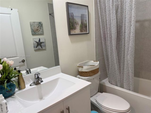 3464 W 114th Ter 3464, Hialeah, FL 33018