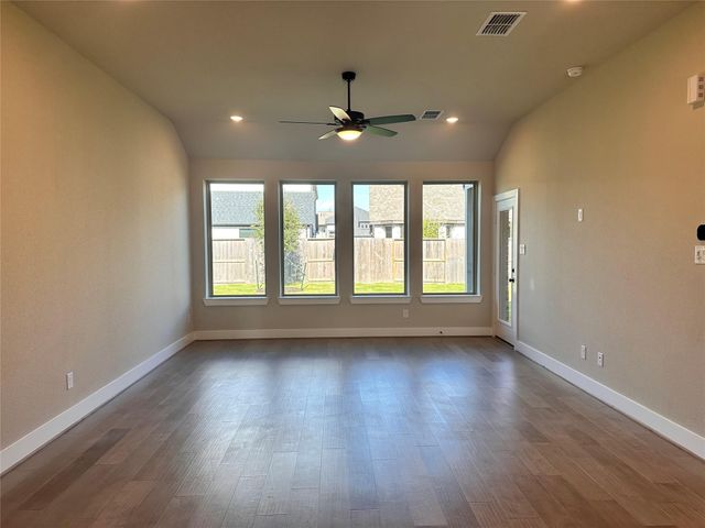 5215 Getty Lane, Iowa Colony, TX 77583
