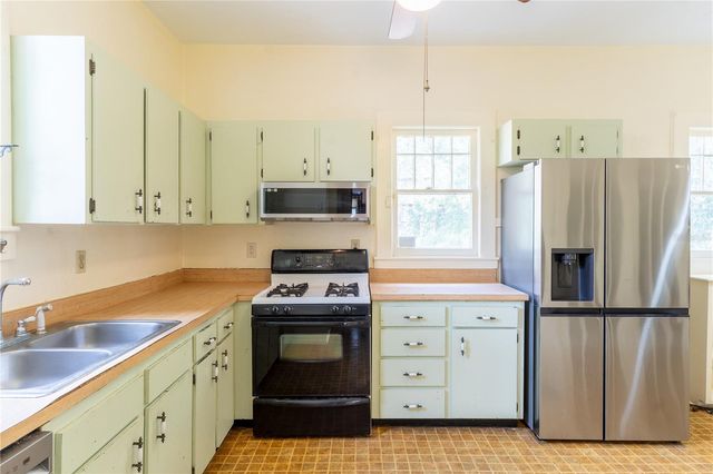 1106 NE 4TH STREET, Gainesville, FL 32601