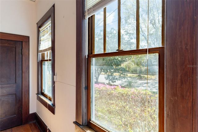 1106 NE 4TH STREET, Gainesville, FL 32601