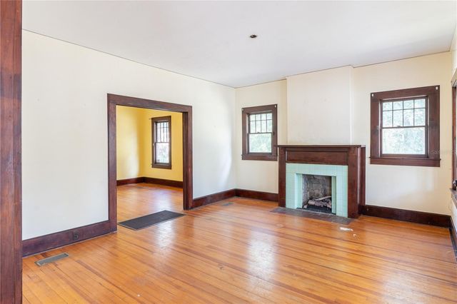 1106 NE 4TH STREET, Gainesville, FL 32601