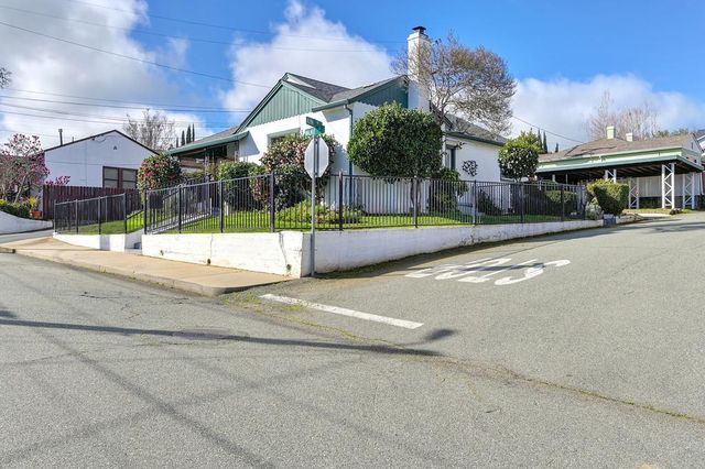 245 Walnut St, Jackson, CA 95642