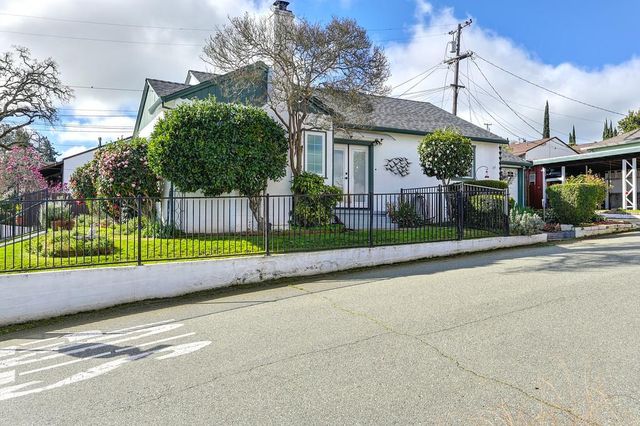 245 Walnut St, Jackson, CA 95642