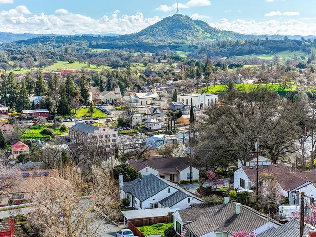 245 Walnut St, Jackson, CA 95642