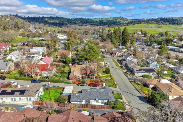 245 Walnut St, Jackson, CA 95642